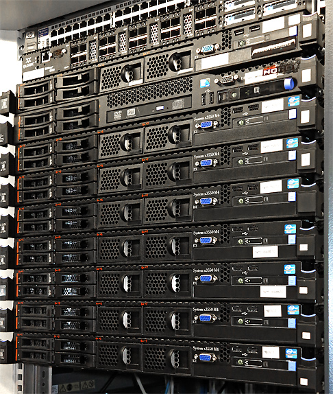 B_0315_Nachtblau_Rack_Rechner