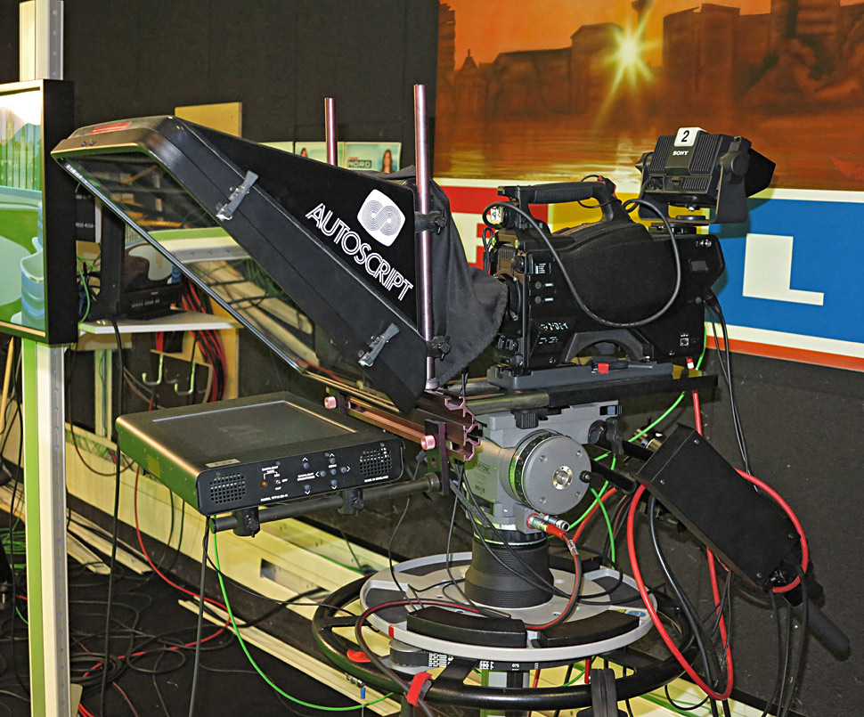 B_0315_Nachtblau_Studio_Kamera