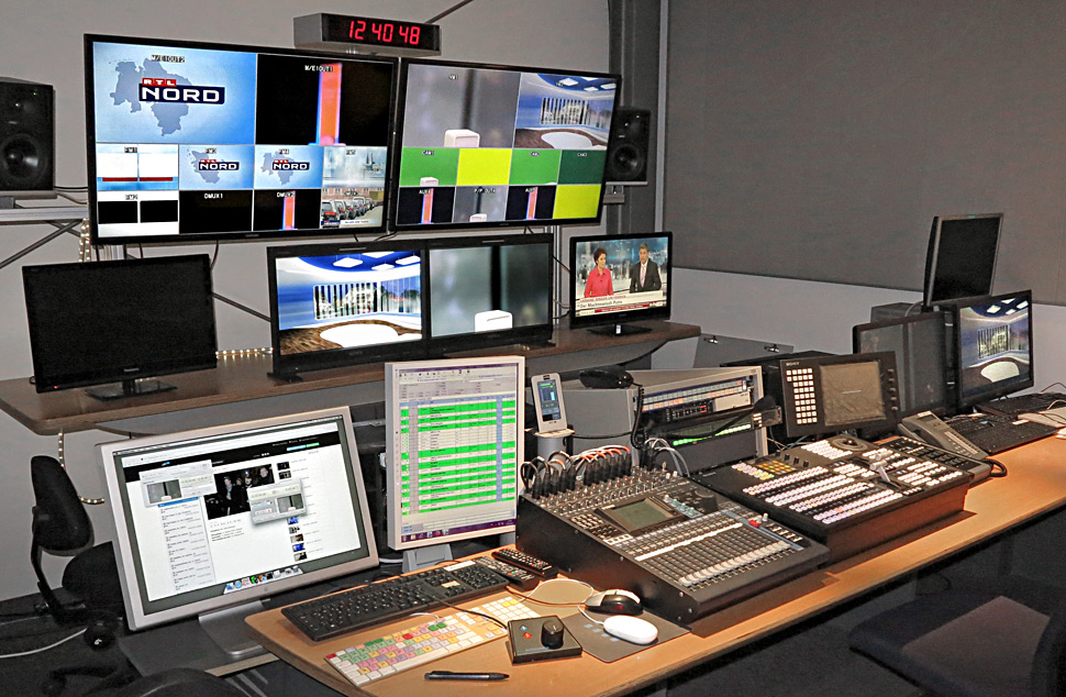 B_0315_Nachtblau_Studioregie